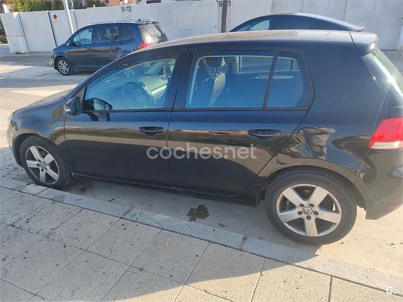 Negro Usado 2012 VW Golf Advance Berlina | 7000 € (Buen precio) - Imagen 1/4