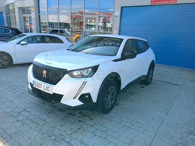 Usado Peugeot 2008 Active 110 CV (80 kW) 2022 Blanco SUV