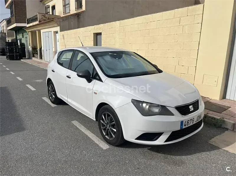 Usado Seat Ibiza I-Tech 90 CV (66 kW) 2015 Blanco Berlina