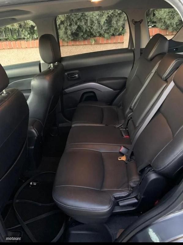 Usado Mitsubishi Outlander 170 CV (125 kW) 2007 Gris SUV