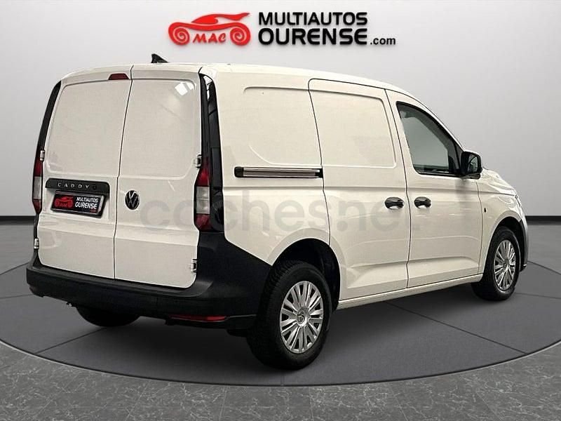 Usado VW Caddy 102 CV (75 kW) 2022 Blanco Monovolumen