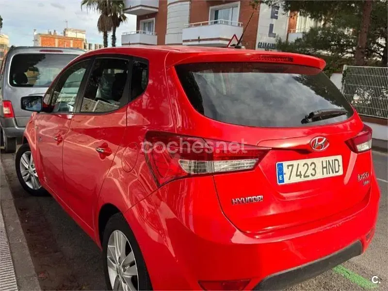 Usado Hyundai ix20 Comfort 115 CV (84 kW) 2012 Rojo Utilitario