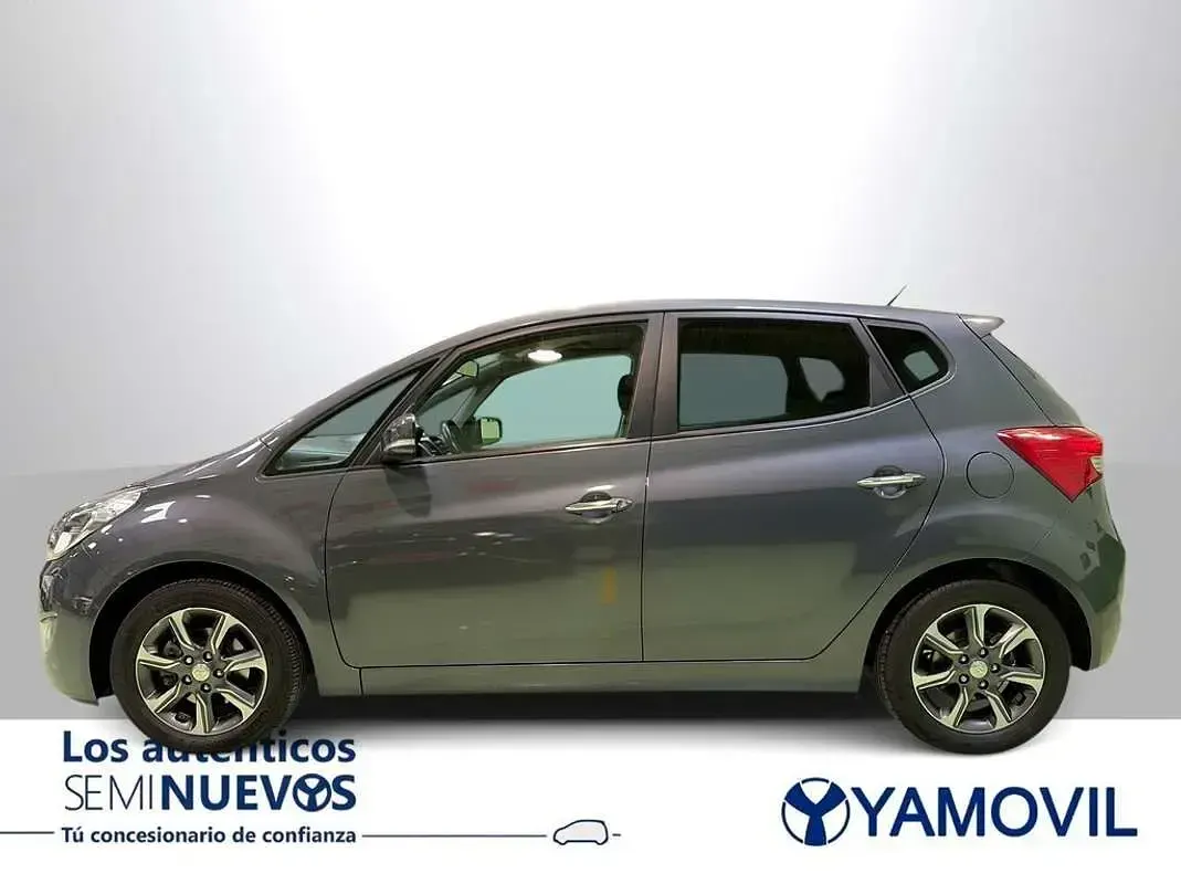 Usado Hyundai ix20 126 CV (92 kW) 2017 Gris Utilitario