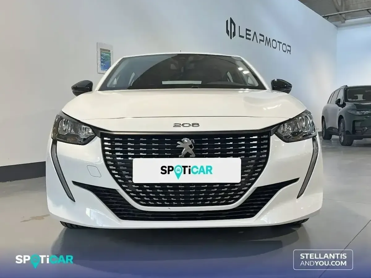 Usado Peugeot 208 Active 75 CV (55 kW) 2023 Blanco Utilitario