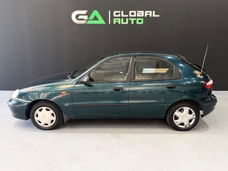 Usado Chevrolet Lanos SX 106 CV (77 kW) 1999 Verde Berlina