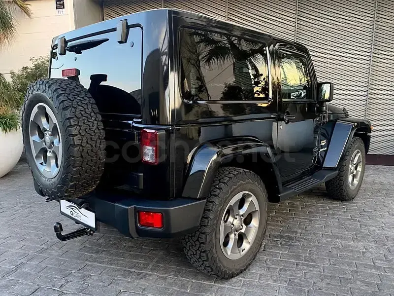 Usado Jeep Wrangler Sahara 200 CV (147 kW) 2012 Negro SUV
