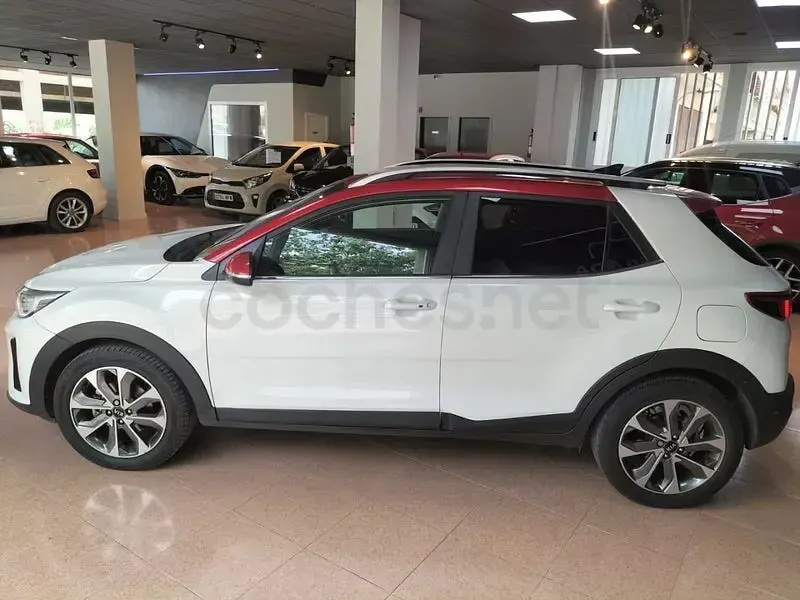Usado Kia Stonic 120 CV (88 kW) 2020 Blanco SUV