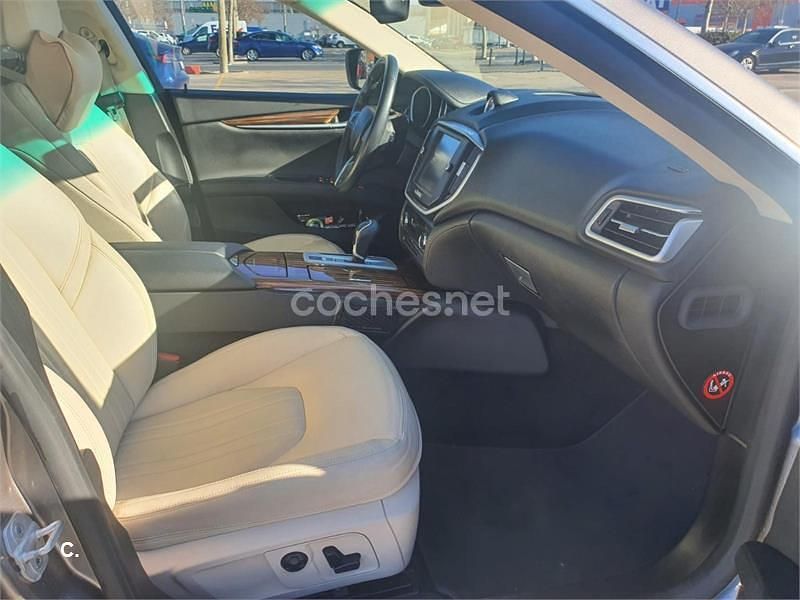 Usado Maserati Ghibli 275 CV (202 kW) 2015 Gris / plata Berlina