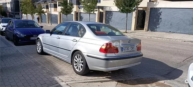 Usado BMW 318 115 CV (84 kW) 2003 Gris / plata Berlina