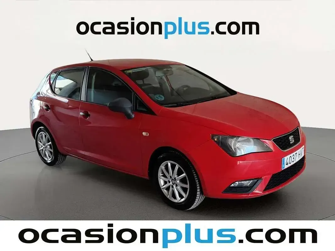 Usado Seat Ibiza Reference 70 CV (51 kW) 2014 Rojo Utilitario