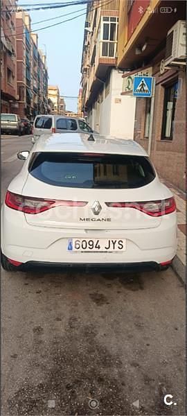 Usado Renault Mégane IV Life 90 CV (66 kW) 2017 Blanco Berlina