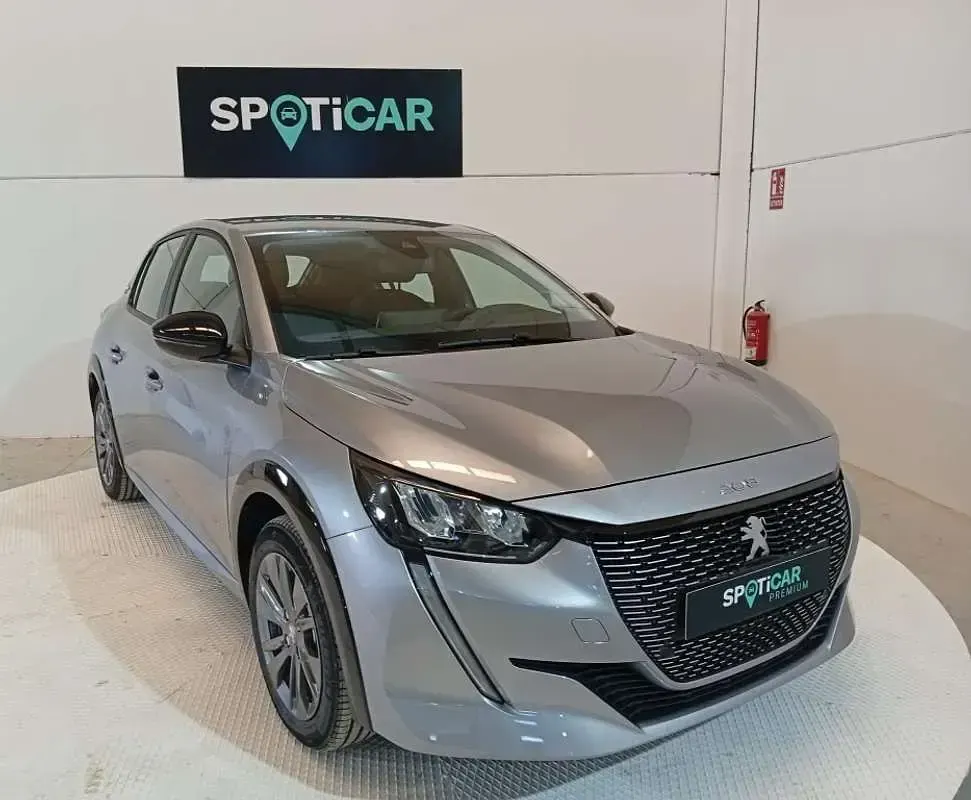 Nuevo Peugeot e-208 Active 100 kW (136 CV) 2025 Gris Utilitario