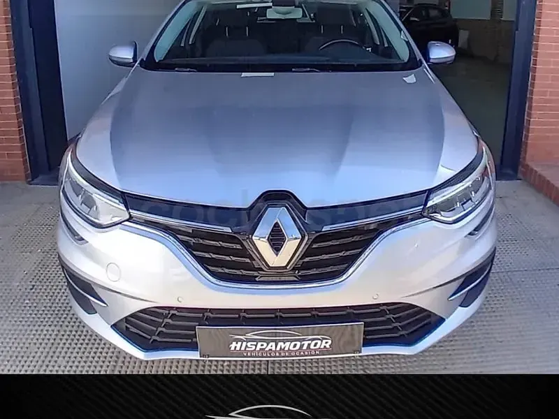 Usado Renault Mégane II Techno 115 CV (84 kW) 2023 Gris / plata Berlina