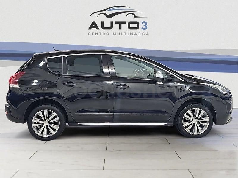 Usado Peugeot 3008 Allure 120 CV (88 kW) 2015 Negro Familiar