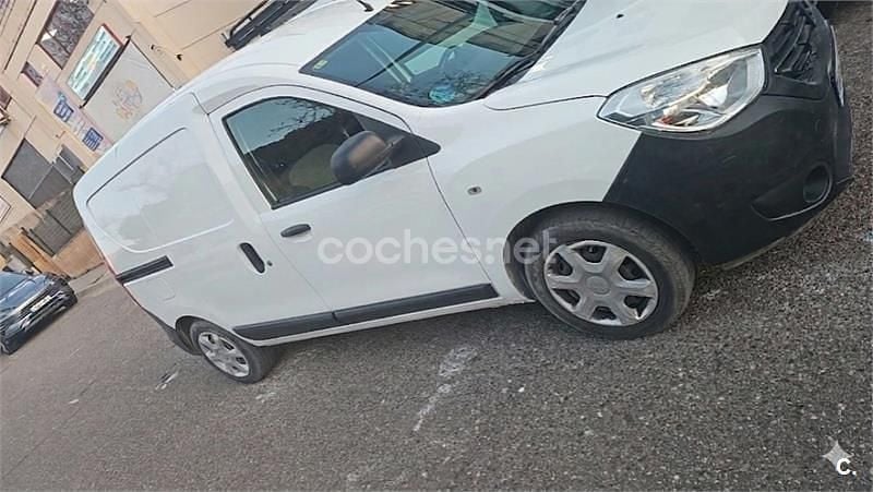 Usado Dacia Dokker Essentiel 102 CV (75 kW) 2019 Blanco Monovolumen