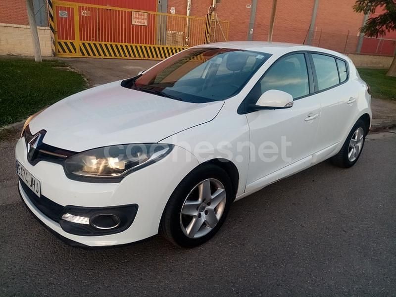 Usado Renault Mégane IV Business 110 CV (80 kW) 2016 Blanco Berlina