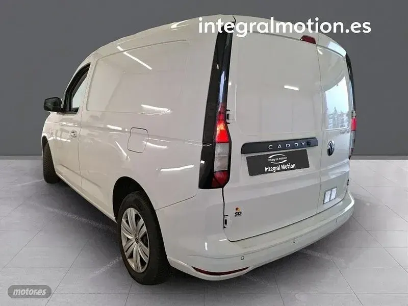 Usado VW Caddy Business+ 102 CV (75 kW) 2022 Blanco Monovolumen