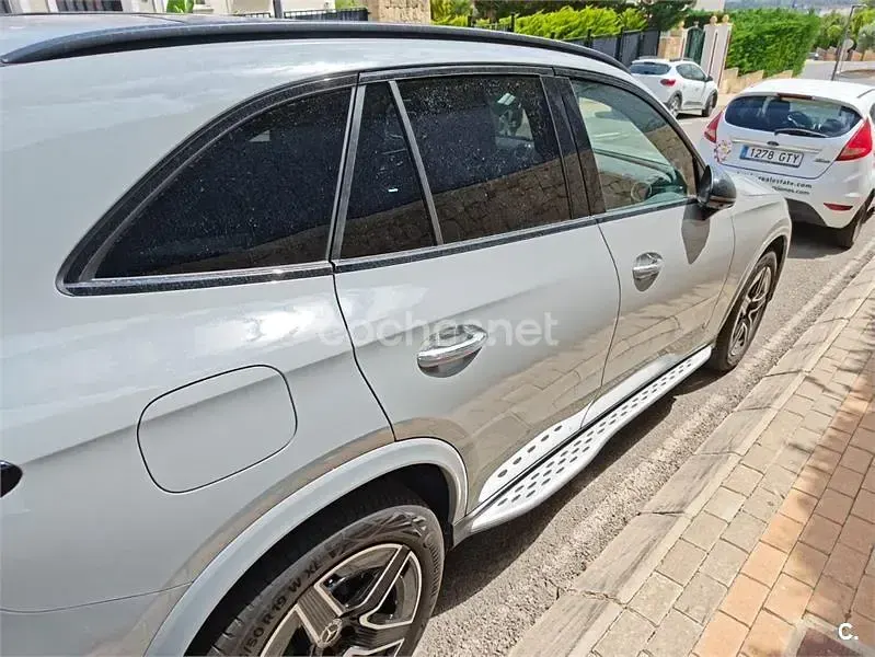 Nuevo Mercedes GLC300e 333 CV (244 kW) 2025 Gris / plata SUV
