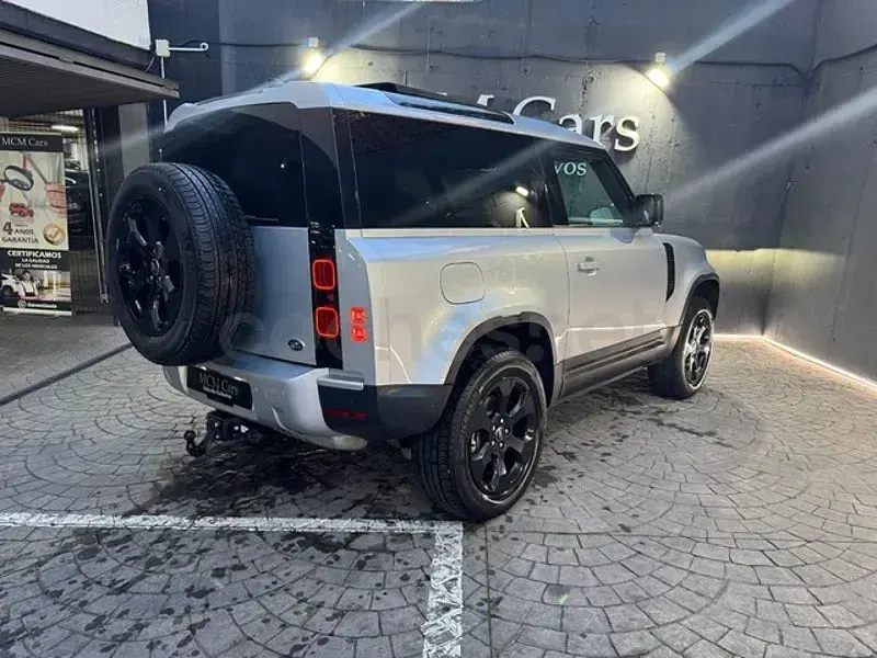Usado Land Rover Defender SE 200 CV (147 kW) 2022 Gris / plata SUV