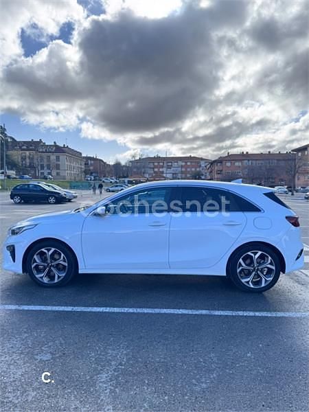 Usado Kia Ceed 120 CV (88 kW) 2019 Blanco Utilitario