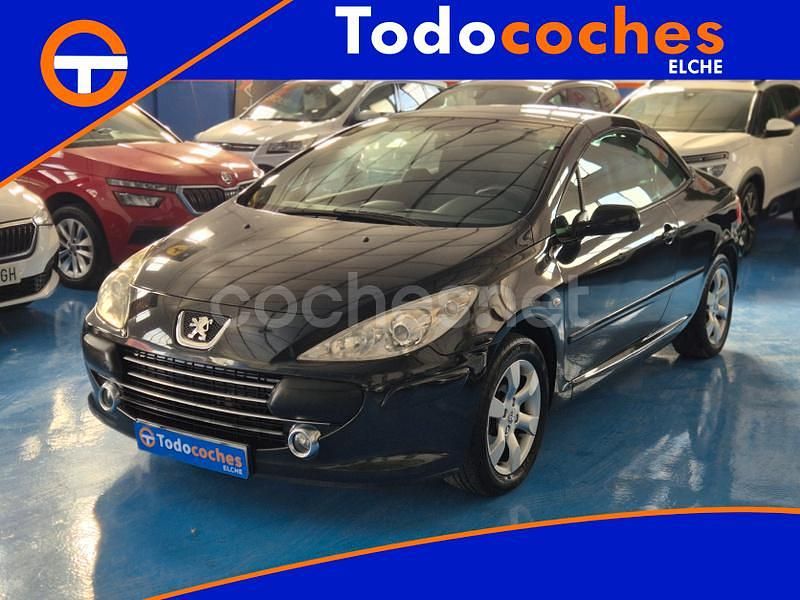 Usado Peugeot 307 CC 110 CV (80 kW) 2006 Negro Descapotable