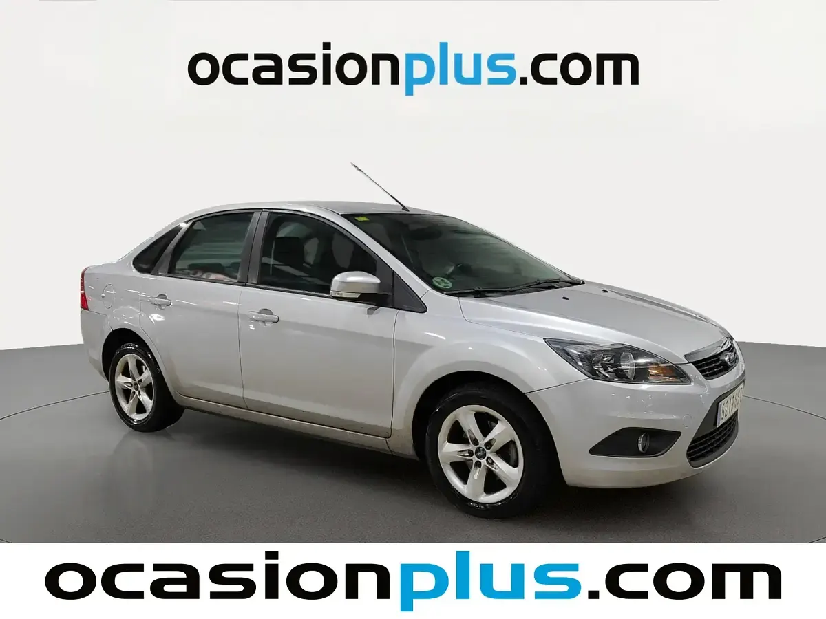 Usado Ford Focus Trend 90 CV (66 kW) 2010 Gris Berlina