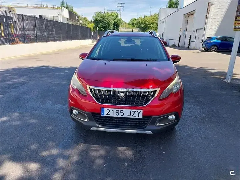 Usado Peugeot 2008 Allure 130 CV (95 kW) 2017 Rojo SUV