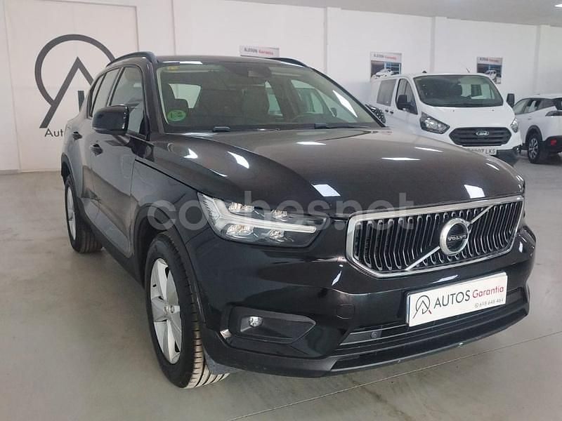 Negro Usado 2020 Volvo XC40 Momentum SUV | 24.500 € (Precio justo) - Imagen 1/4