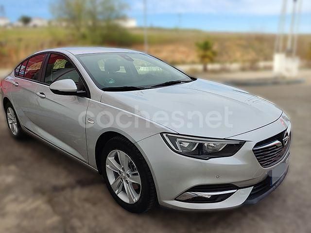 Usado Opel Insignia Business 136 CV (100 kW) 2019 Gris / plata Berlina