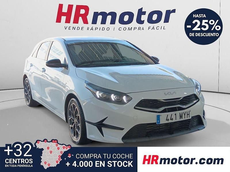 Usado Kia Ceed Style 101 CV (74 kW) 2025 Blanco Utilitario