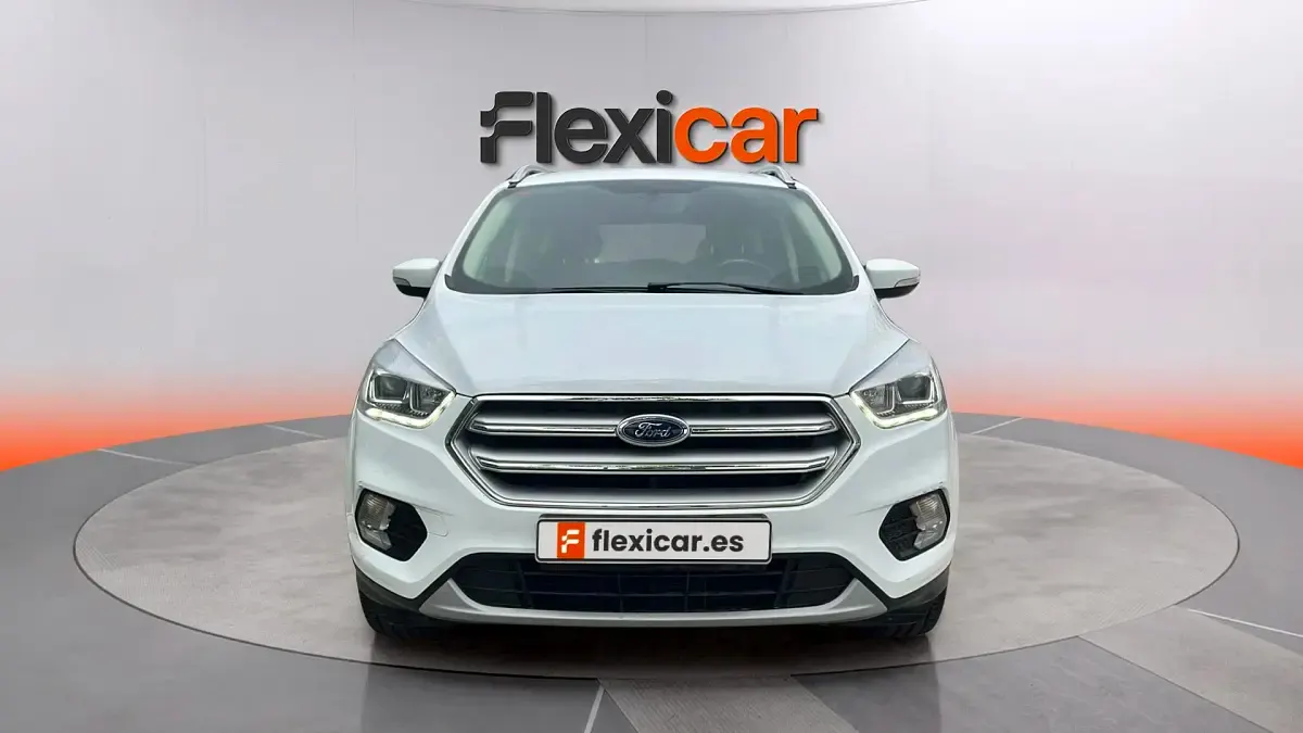 Usado Ford Kuga Trend 120 CV (88 kW) 2019 Blanco SUV