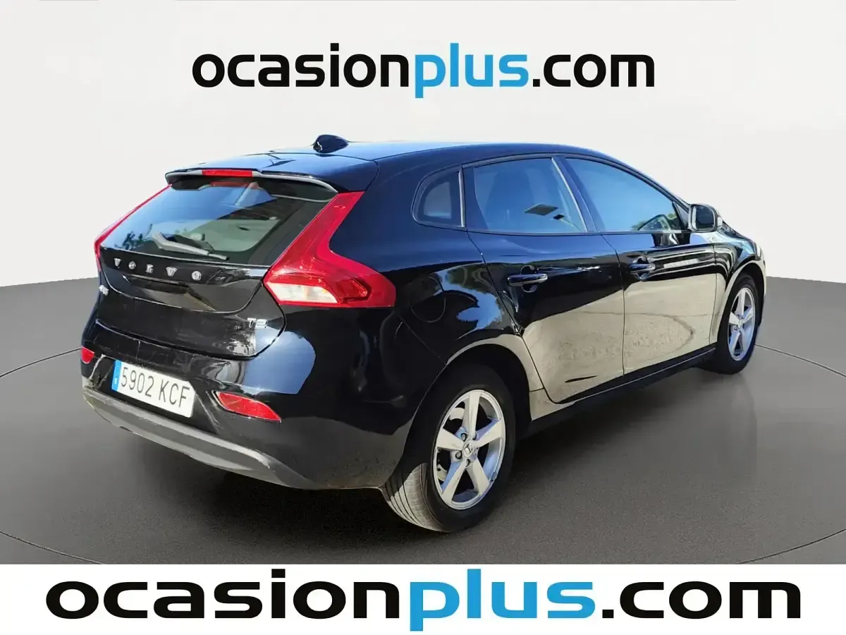 Usado Volvo V40 Kinetic 122 CV (89 kW) 2017 Negro Berlina