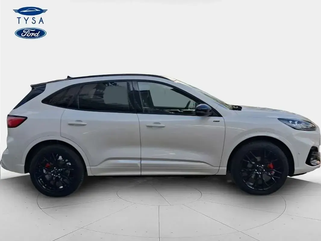 Usado Ford Kuga ST-Line X 226 CV (166 kW) 2023 Blanco SUV