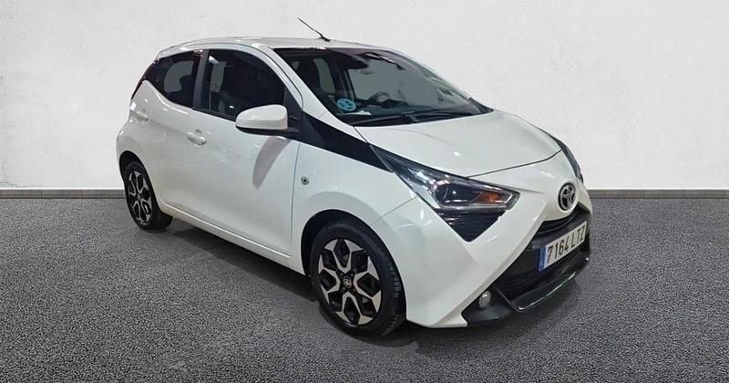 Usado Toyota Aygo X-play 72 CV (52 kW) 2021 Utilitario