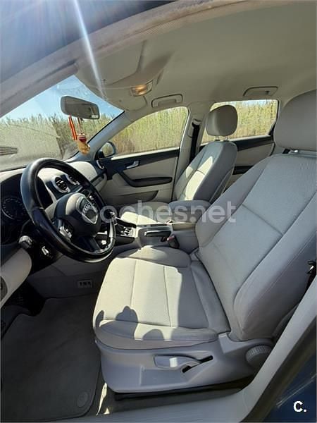 Usado Audi A3 Ambiente 105 CV (77 kW) 2010 Azul Utilitario