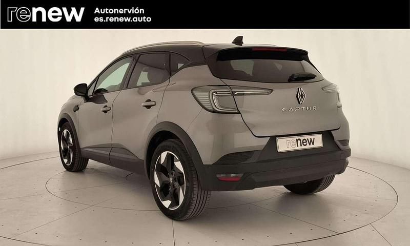 Usado Renault Captur Techno 101 CV (74 kW) 2025 Gris SUV