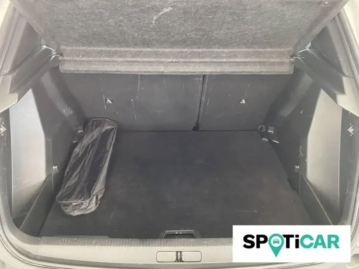 Usado Peugeot 2008 Allure 110 CV (80 kW) 2021 Blanco SUV