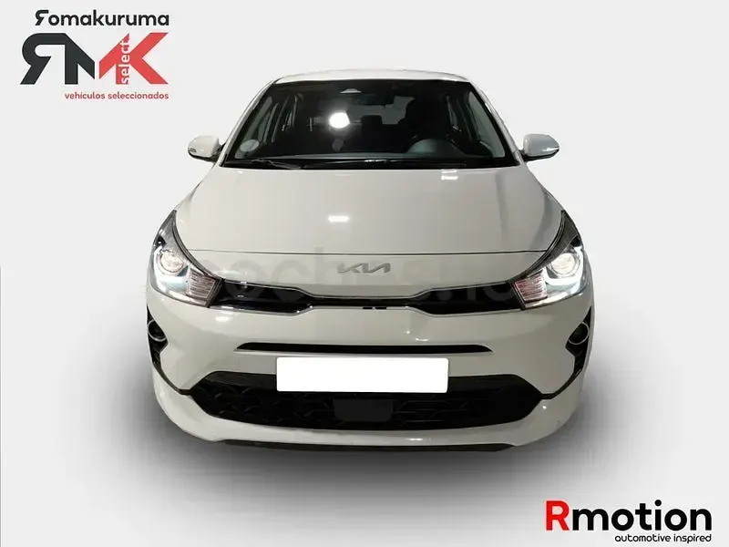 Usado Kia Rio 120 CV (88 kW) 2022 Blanco Berlina