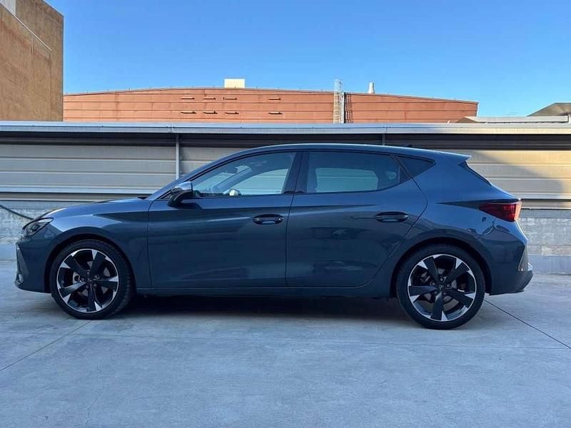 Usado Cupra Leon 150 CV (110 kW) 2025 Gris SUV