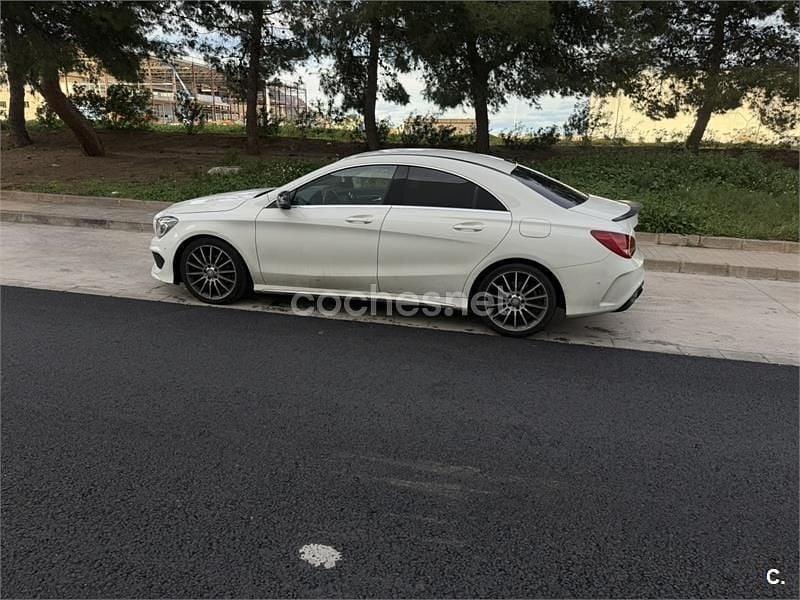 Usado Mercedes CLA200 AMG line 136 CV (100 kW) 2015 Blanco Berlina