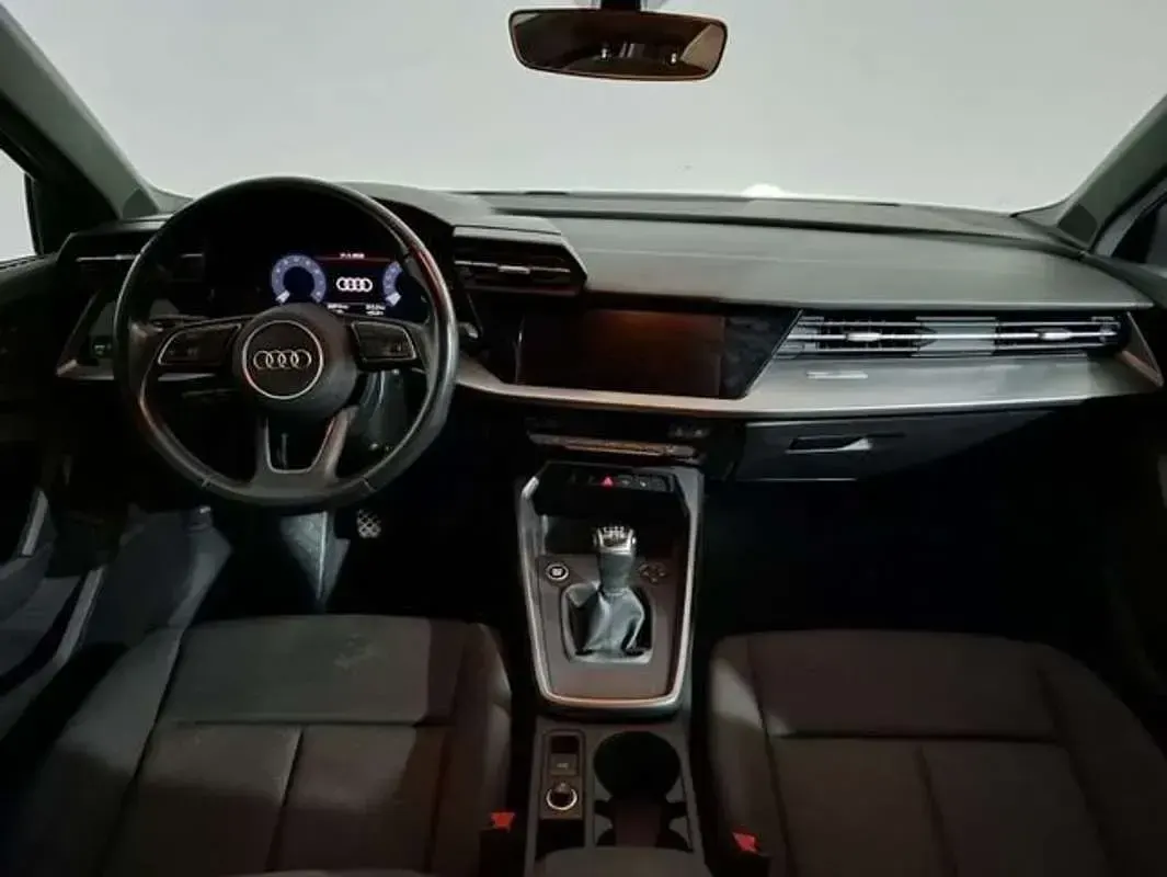 Usado Audi A3 110 CV (80 kW) 2023 Blanco Berlina