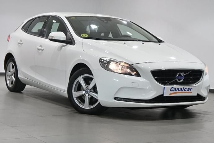Usado Volvo V40 Kinetic 115 CV (84 kW) 2014 Blanco Familiar