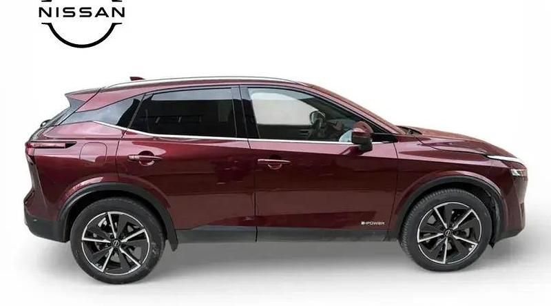 Usado Nissan Qashqai Tekna 190 CV (139 kW) 2023 Burgundy (metalizada) SUV