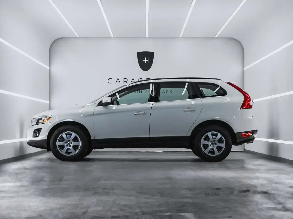 Używany Volvo XC60 Momentum 205 KM (150 kW) 2010 Biały SUV