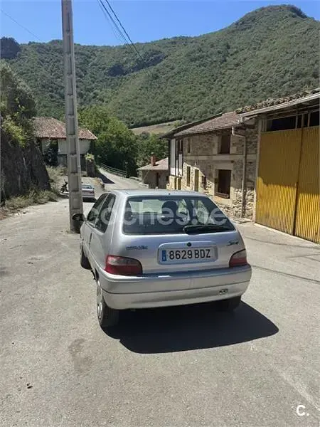 Usado Citroën Saxo 75 CV (55 kW) 2001 Gris / plata Utilitario