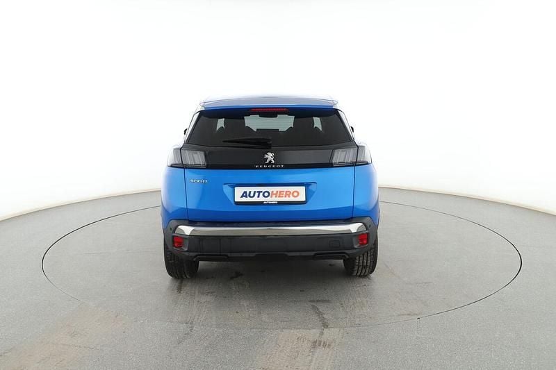 Usado Peugeot 3008 Allure 131 CV (96 kW) 2022 Azul SUV