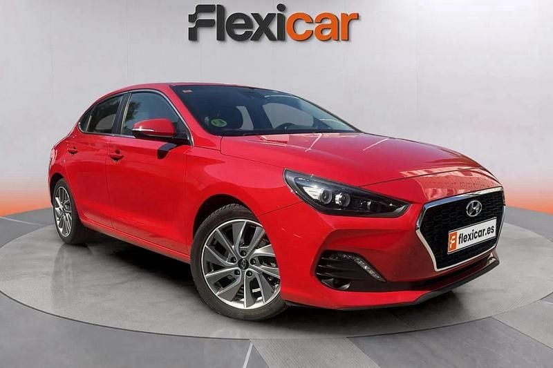 Usado Hyundai i30 Style 140 CV (102 kW) 2018 Rojo Berlina