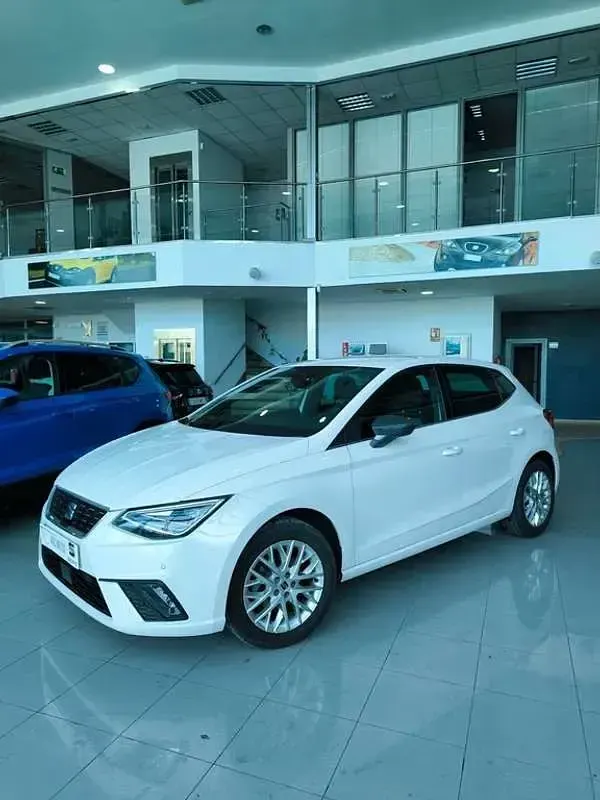 Usado Seat Ibiza XCELLENCE 114 CV (83 kW) 2025 Blanco Utilitario