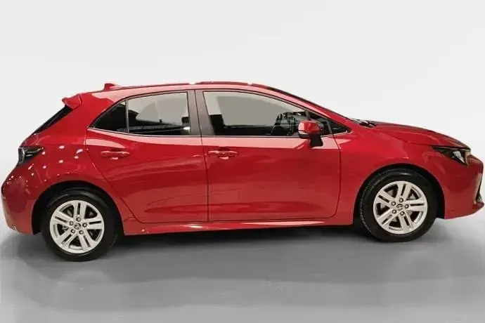 Usado Toyota Corolla Active 122 CV (89 kW) 2021 Rojo Berlina