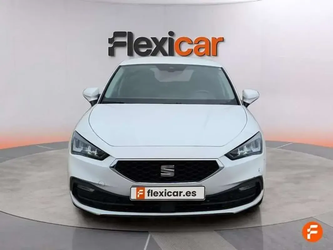 Usado Seat Leon Style 116 CV (85 kW) 2024 Blanco Utilitario
